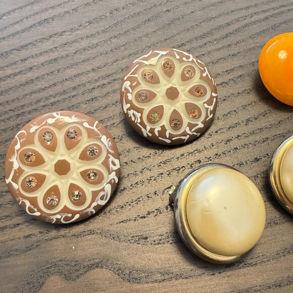 LOT 9 Pairs Vintage Earrings Clip ons, Screw Back, Pierced, Beads, Multicolour - Picture 4 of 7